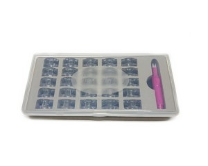 Szpulki soczewkowe w pudełku z nawlekaczem Łucznik i Singer - 25 szt