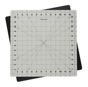 Obrotowa mata podkładowa Fiskars kwadrat 35,5cm (grubość 3mm)
