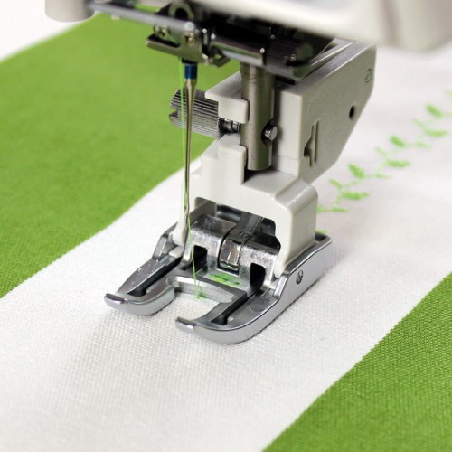 janome-202149004-stopka-z-gornym-Acufeed.jpg