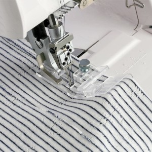 Prowadnik zwijacza (25mm) do coverloków Janome