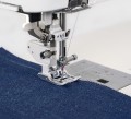 maszyna-do-szycia-janome-cm8-acufeed-flex.jpg