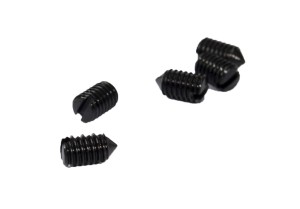 Wkręt mocujący igły w owerloków domowych Juki  MO-644, MO-644D, MO-1000, MO-2000QVP, MO-735, MO-734DE, MO-655, MO-654, MO-654DE