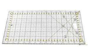 Linijka prostokątna z podziałką 30x15 cm oraz kątami