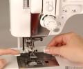 Janome MC6600P - nawlekacz.jpg