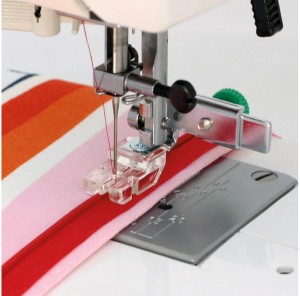 Stopka do wszywania zamków krytych Janome 941800000